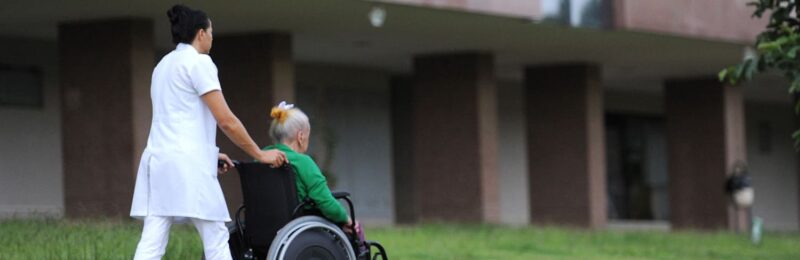 PL inclui cuidador na dedução do IR