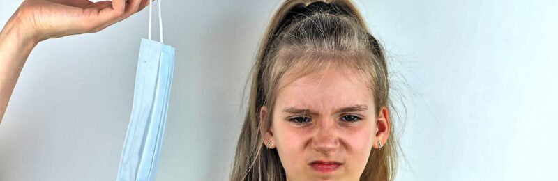 Dispensa de máscara em voos para autistas: Entenda como funciona
