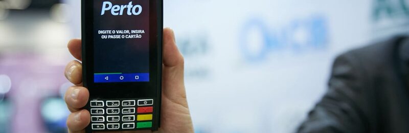 Primeira maquininha de cartão acessível para cegos é lançada na Reatech 2022