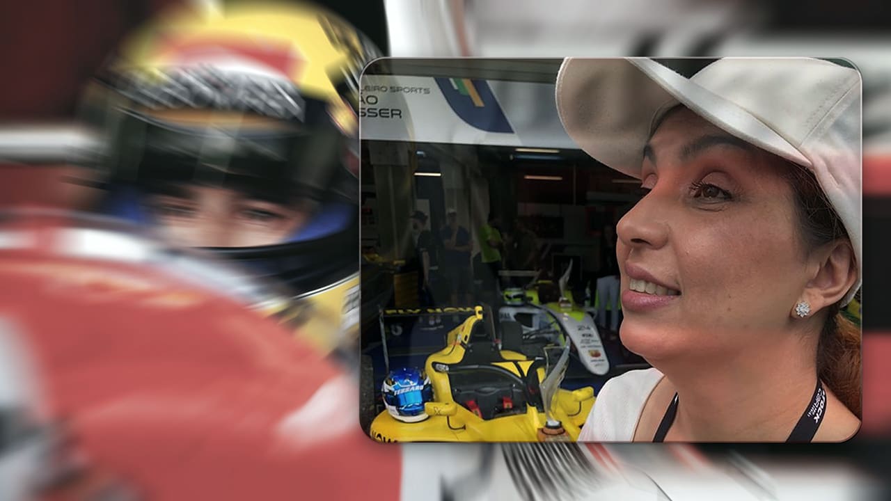 Arte de capa com foto de Airton Senna dentro do carro e sobreposição de foto do rosto de Magda Paiva, no Tour Acessível na Stock Car.