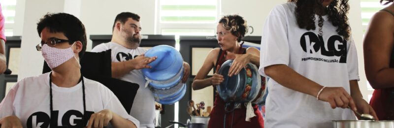 Espetáculo Pulsar explora relação de PcDs com a música e o cotidiano