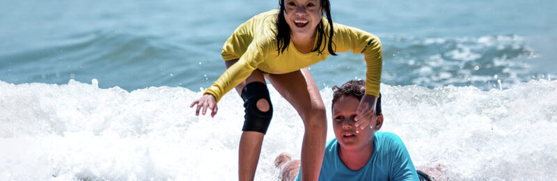 Surf Adaptado no Guarujá (SP) é gratuito para PCDs