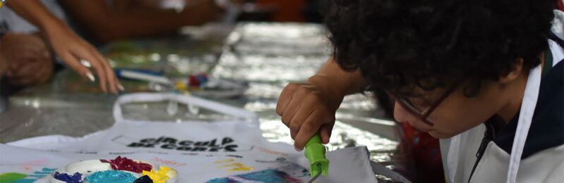 Círculo de Cores expõe 10 telas feitas por pessoas com deficiência