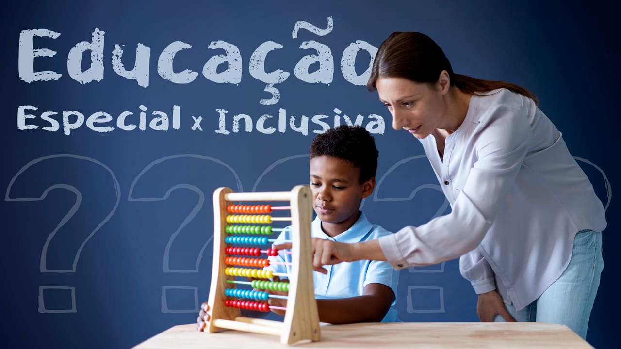 Educação Especial e Educação Inclusiva. Sinais de interrogação. Criança aprendendo somar com instrumento de cálculo, com auxilio da professora.