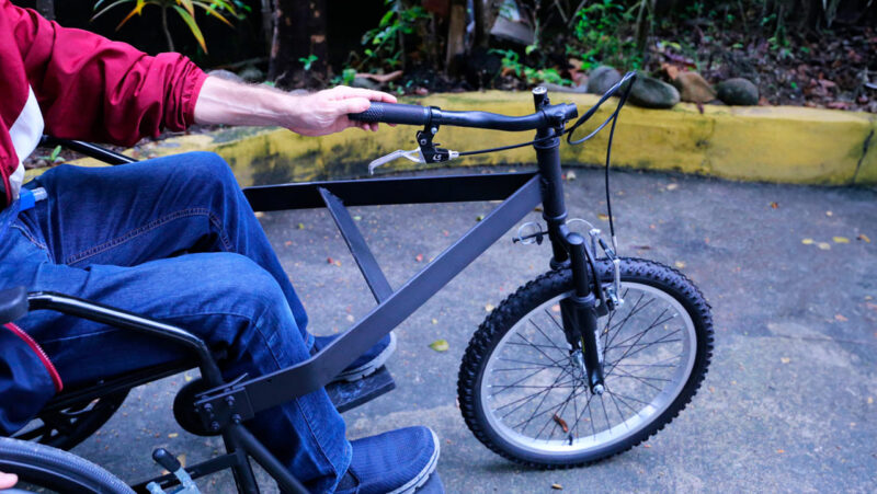 Projeto transforma cadeiras de rodas em triciclos