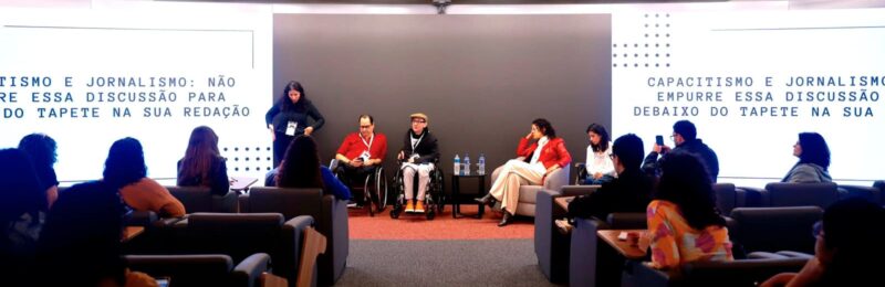 Presença histórica de jornalistas com deficiência marca o 18º Congresso da Abraji