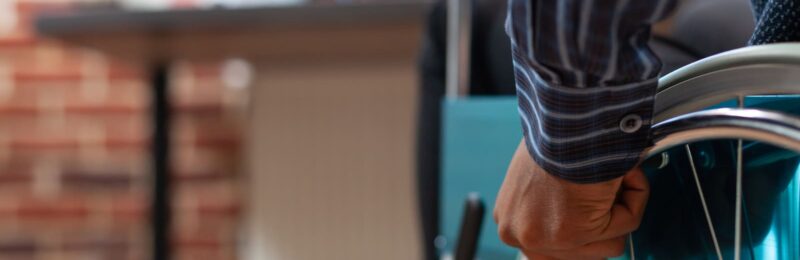 Ação coletiva reduz jornada de trabalho na Caixa para profissionais com deficiência