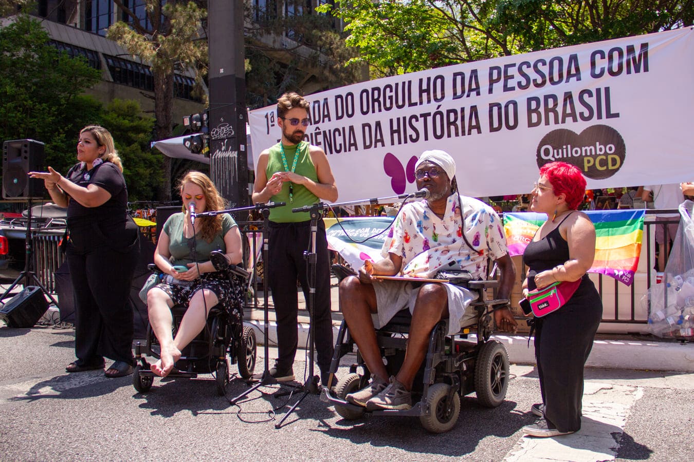 Organizadores da Parada do Orgulho de Pessoas com Deficiência na primeira edição do evento.