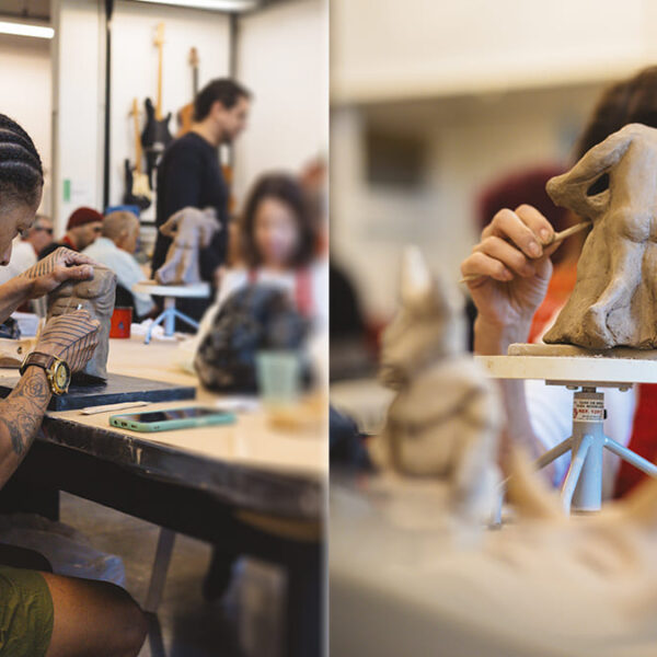 Pessoas esculpindo figuras em argila durante uma aula de escultura, durante curso Igual Diferente, do MAM Educativo.
