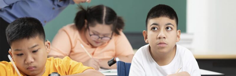 O silêncio da escola e o direito da criança com deficiência ser ouvida na inclusão escolar