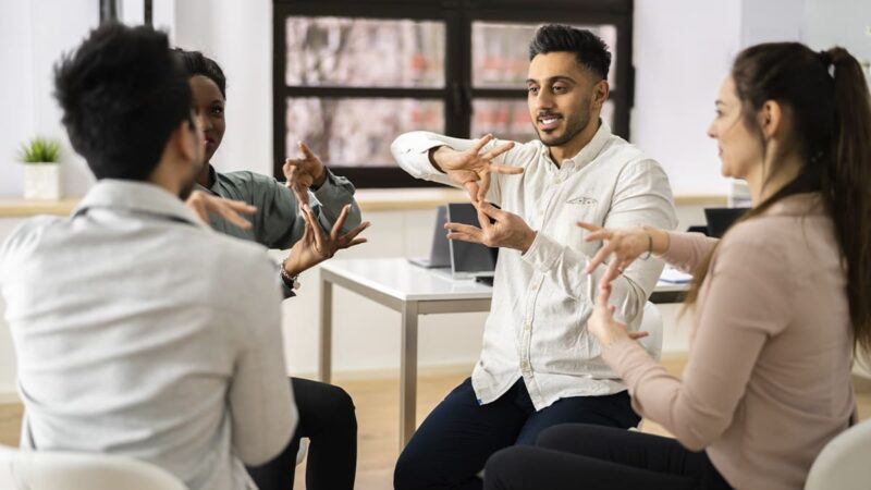 Workshop gratuito de Práticas Inclusivas com Foco em Libras acontece em SP