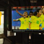Museu do Futebol inova com audiodescrição em formato de programa de rádio